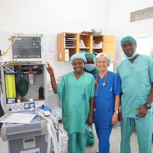 Equipe d'anesthésie avec Dr Flukiger
