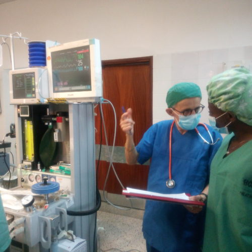 Dr Katryn Flueckiger, anaesthesist teaches a nurse