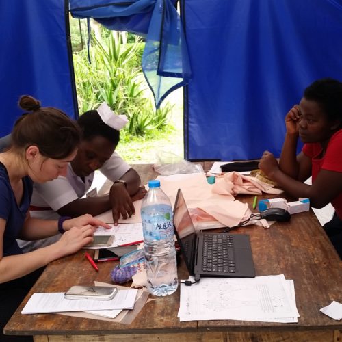 Emmanuelle Picot teaches how to make taylored compressive bandages