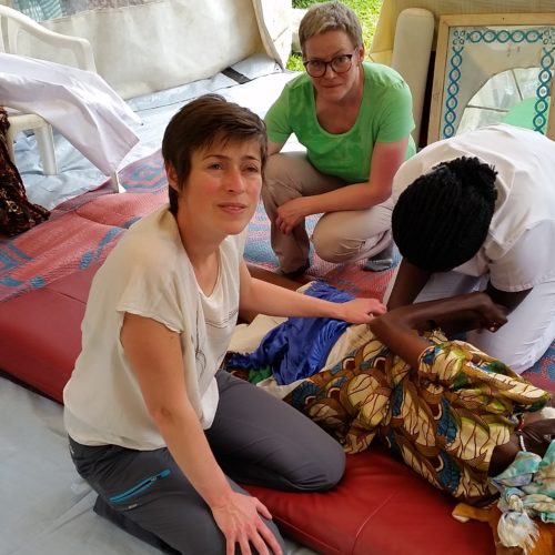 Laurence en consultation de physiothérapie avec Viviane
